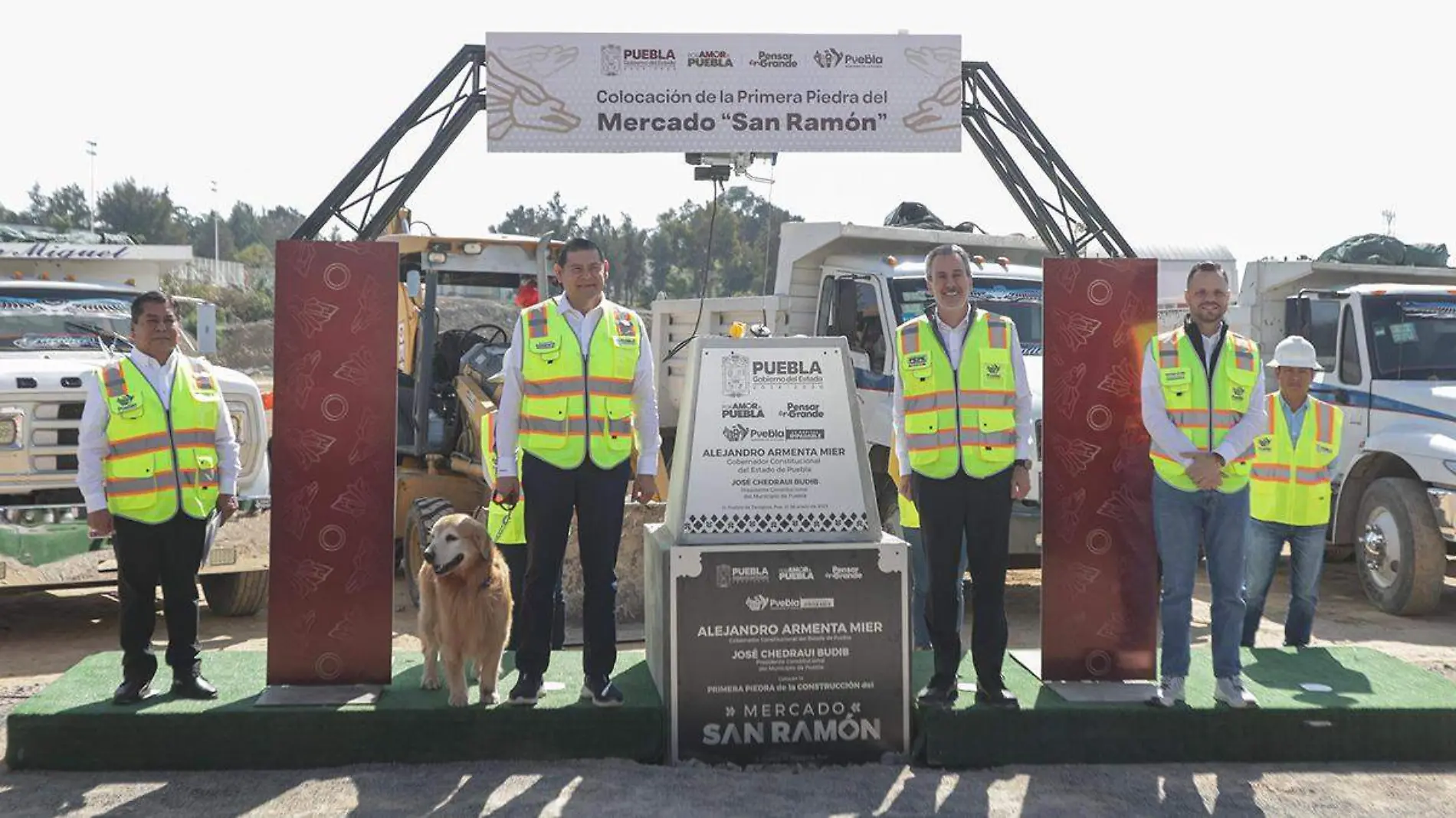 Alejandro Armenta y José Chedrahui Budib colocaron la primera piedra del Mercado San Ramón